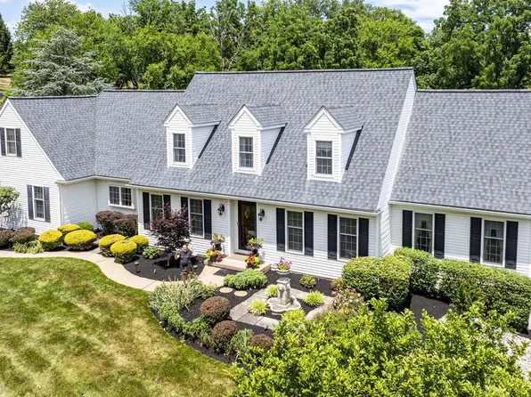 4717 Essex Dr, Doylestown, PA 18902