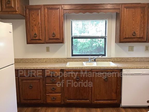 4th image of 615 SE 8th St #A