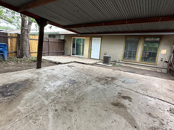 3rd image of 5943 Fairmeade Dr