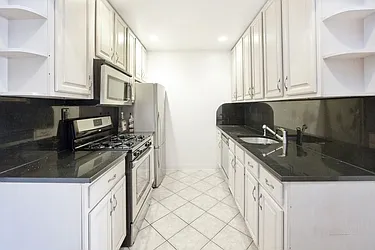 Rented by R New York