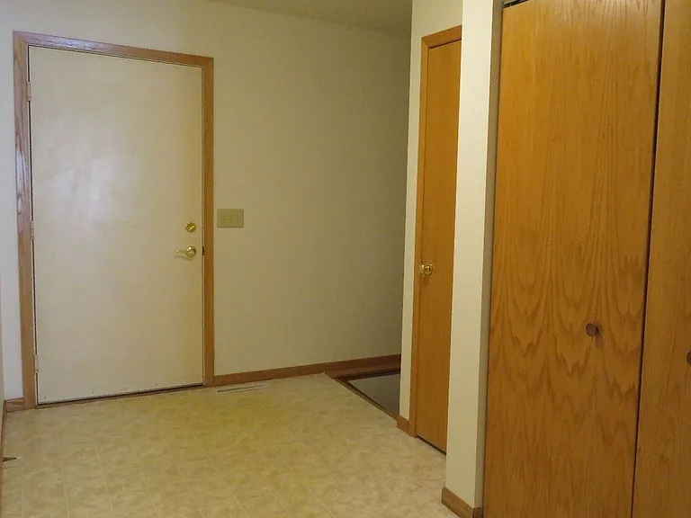 2532 Arthur St — Photo 5