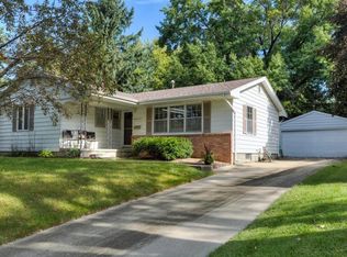 3005 Vine St, West Des Moines, IA 50265