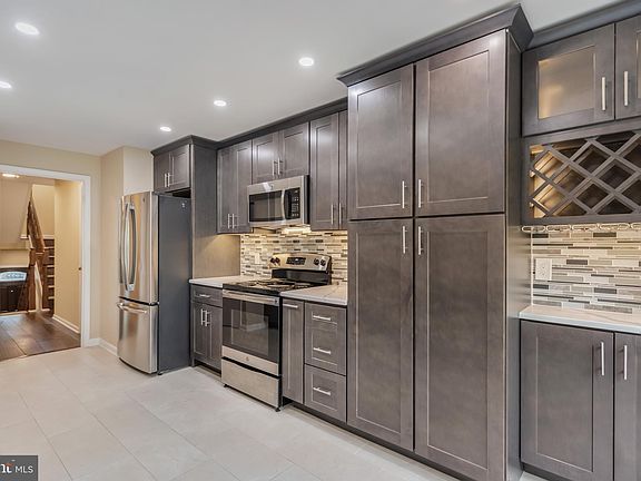5th image of 9314 Millbranch Pl