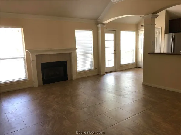 2365 Kendal Green Cir, College Station, TX 77845