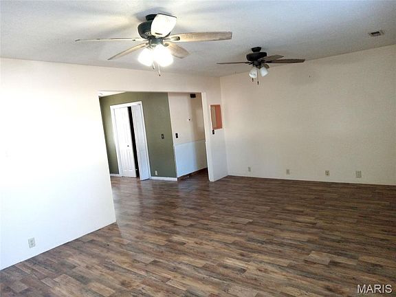 3rd image of 339 W Castor St