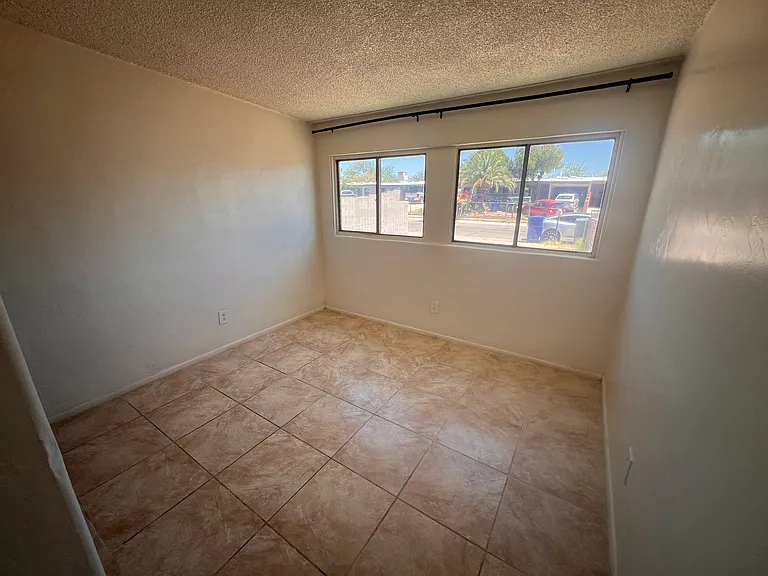 926 W Wedwick St — Photo 23