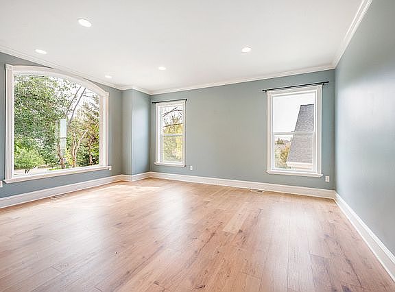 4th image of 661 E Rocky Knoll Ln