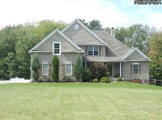 16970 Wing Rd, Chagrin Falls, OH 44023