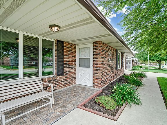 4th image of 1228 Waterbury Pl
