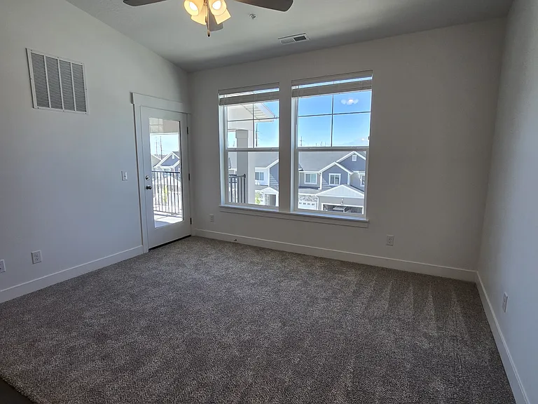 4668 S Olive Ave #201 — Photo 15