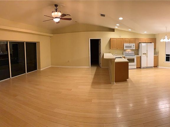 5th image of 4016 16th St W