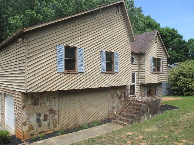 1st image of 2607 Laurel Woods Ln SE