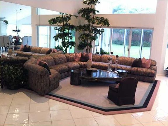 Home For Sale In Lakeridge Greens