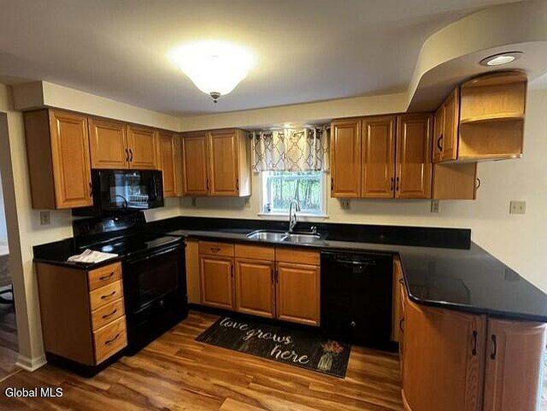 5th image of 202 Grandview Drive