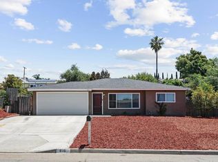 810 Magarian Rd, Fallbrook, CA 92028