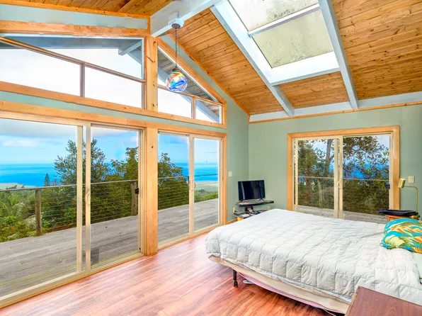 84 Private Rd, Captain Cook, HI 96704