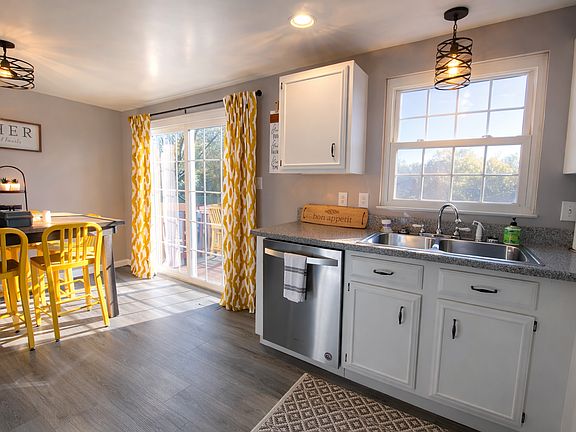 5th image of 11423 Five Cedars Rd