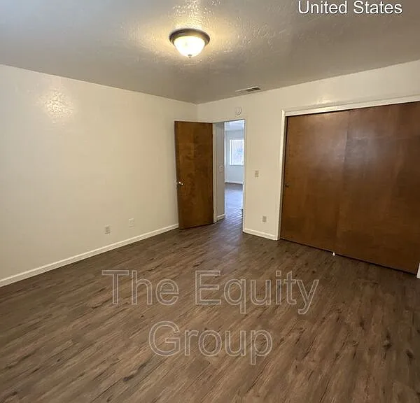 5136 W Cambridge Ave — Photo 7