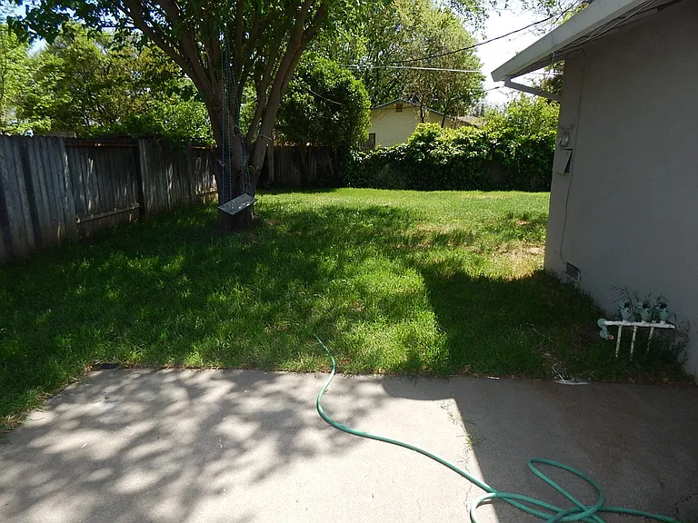 2512 Lafayette Dr — Photo 18