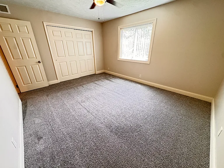 4404 S 27th St #8 — Photo 10