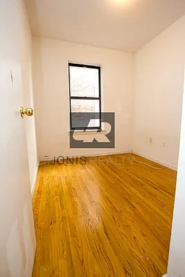 Rented by Jonis Realty | media 6