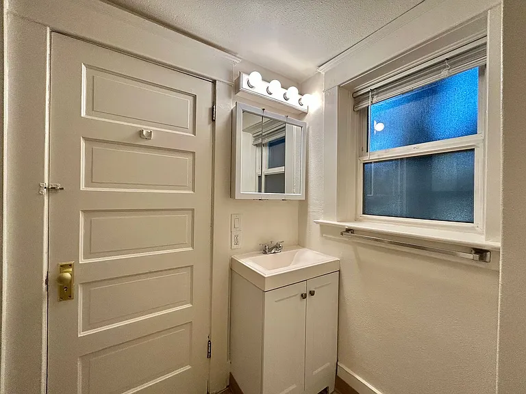 Dover Apartments — Photo 16