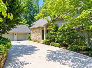 955 19th Ave NW, Hickory, NC 28601