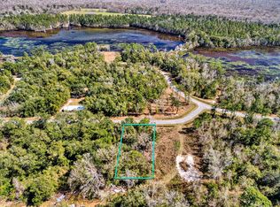 121 Little River Cir, Wewahitchka, FL 32465