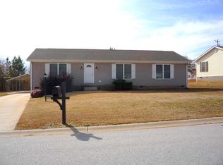 104 Eastpointe Dr, West Union, SC 29696