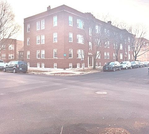 2nd image of 3039 W Belle Plaine Ave #Gu2