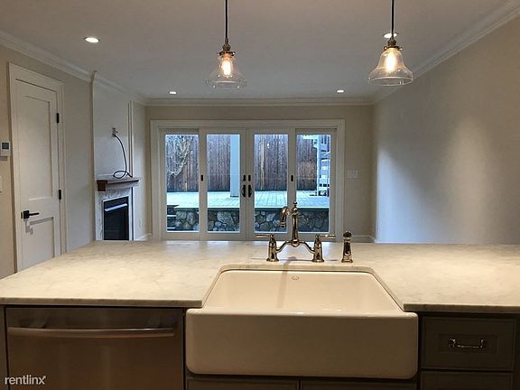 256 West 3rd St. #1 Boston (South Boston) Unit Photo 5