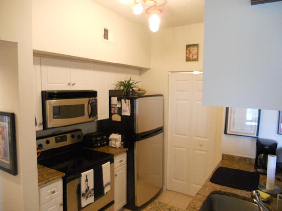 4th image of 1409 Tuscany Way