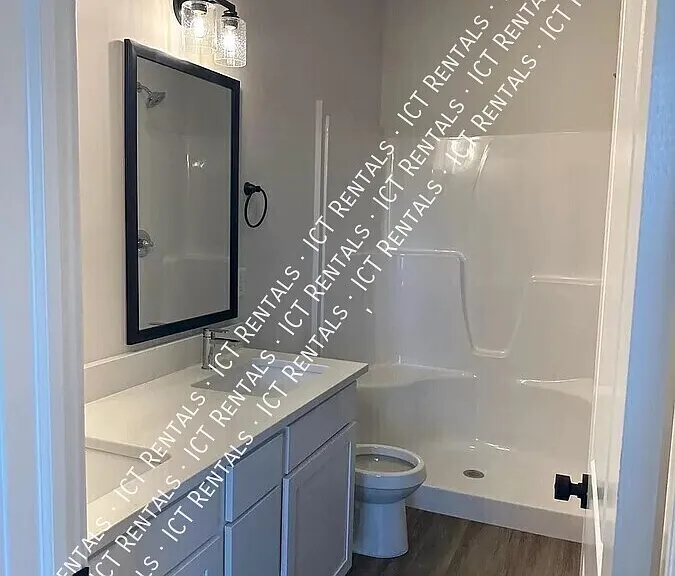 1120 N Broadview Ln #1 — Photo 13