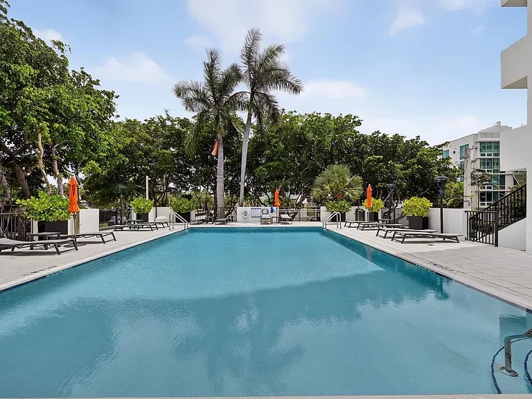 340 Sunset Dr #501 — Photo 26