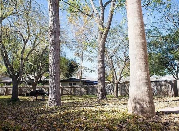 5th image of 10800 Arikara River Dr