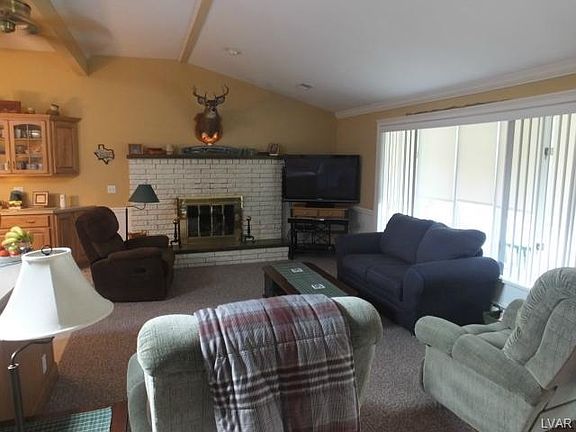 3rd image of 1404 N Cottonwood Rd