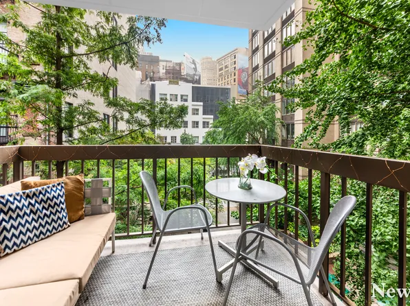 5 East 22nd Street image 1 of 13