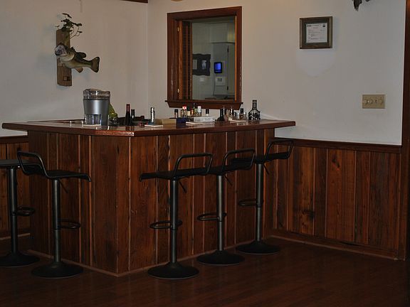 Cypress bar