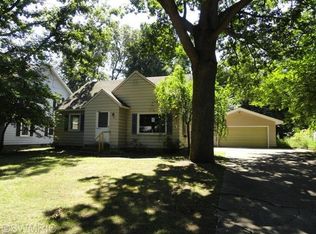 56 Dunton Ave, Holland, MI 49424