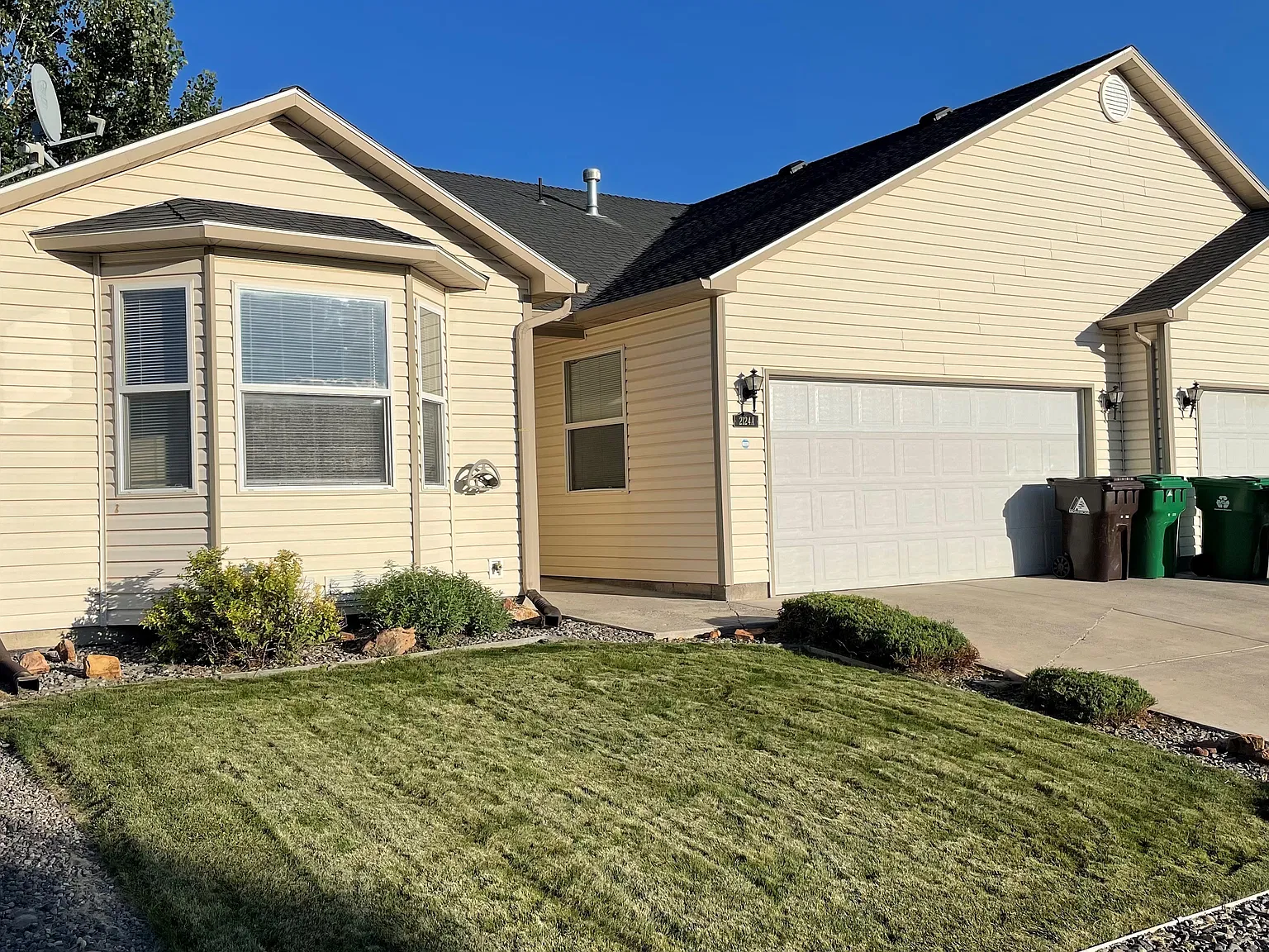 2124 Mead Lane A — Photo 1