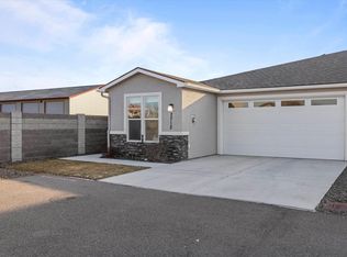 2712 Tranquil Ct, West Richland, WA 99353