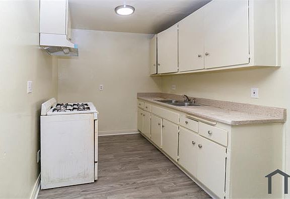 2nd image of 8900 Baring Cross St #8