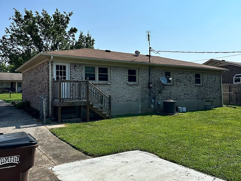307 Princess Cir — Photo 3