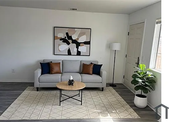1 bed, 650 sqft, $2,300 — Photo 3