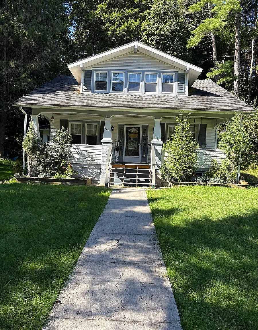 3 bed, 1680 sqft, $1,900 — Photo 1
