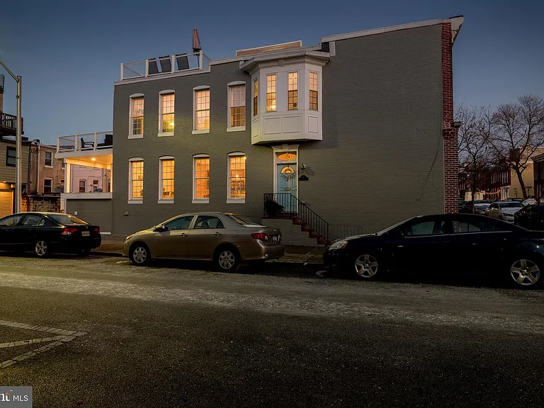 142 W Clement St — Photo 39