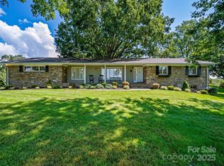 134 Lone Oak Dr, Clyde, NC 28721
