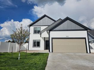 901 Sonata Ln, Cheyenne, WY 82007