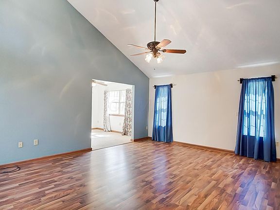 5th image of 597 Hillgail Cir SW