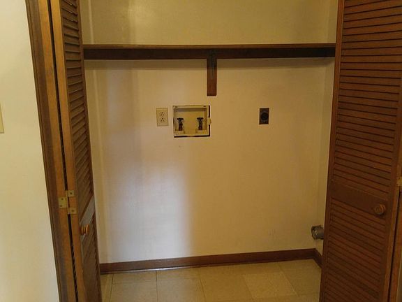 5th image of 100 W 17th St APT 42